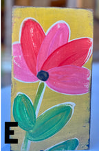 Load image into Gallery viewer, Medium stand alone - wood flower blocks
