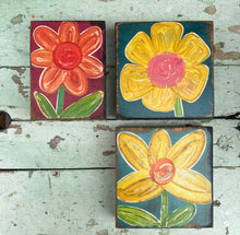 Load image into Gallery viewer, stand alone - wood flower blocks
